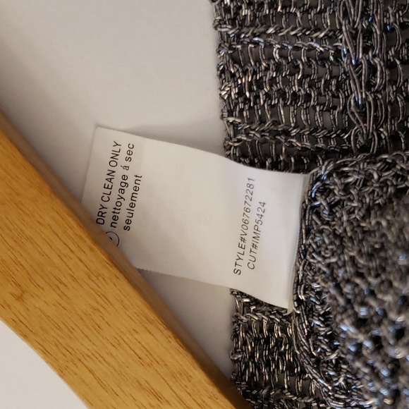 Vince Metallic Top Size S - Picture 8 of 8